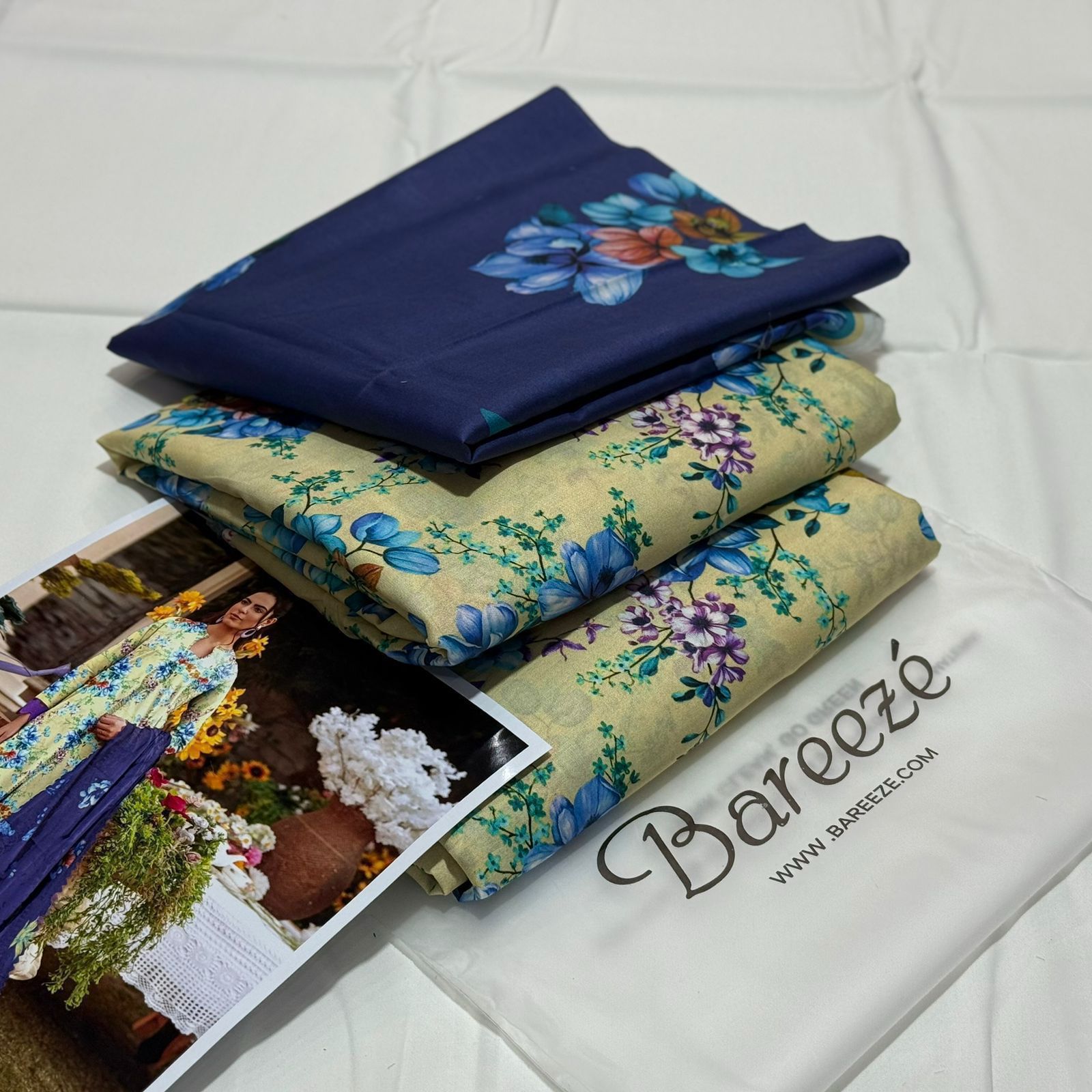 Bareeze Printed Lawn Unstitched 3Piece D-004