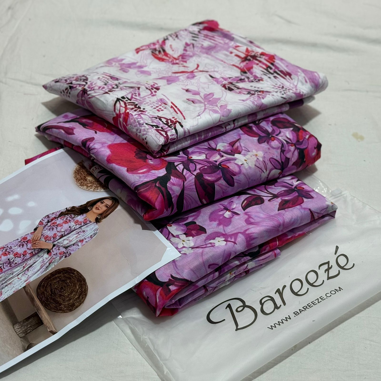 Bareeze Printed Lawn Unstitched 3Piece D-010