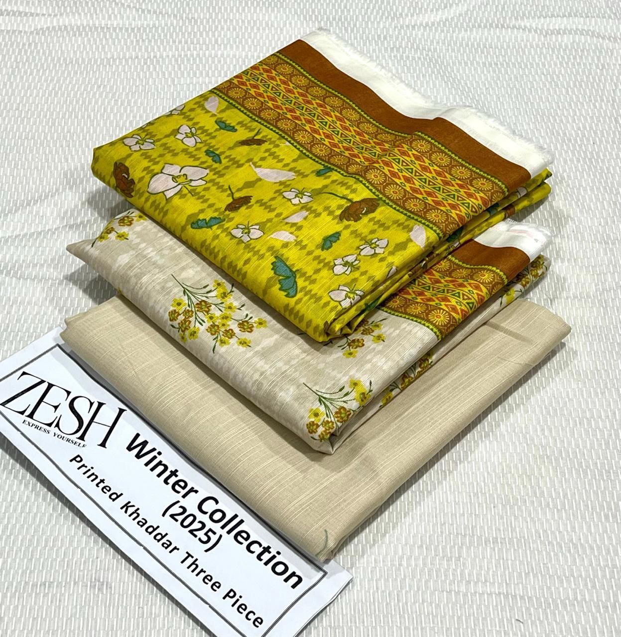 ZESH Printed Khaddar 3Piece D-016