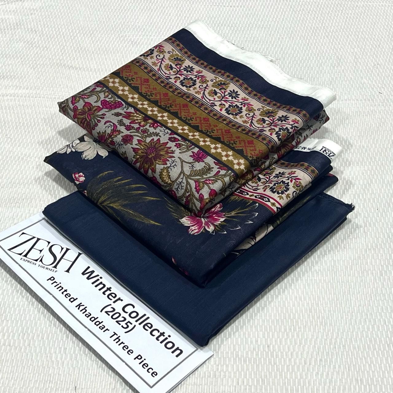 ZESH Printed Khaddar 3Piece D-033