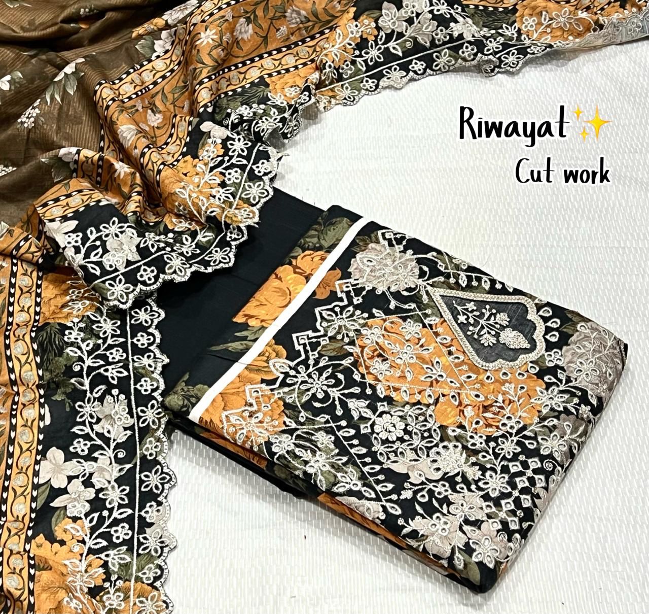 Riwayat Embroidered Khaddar 3Piece D-002